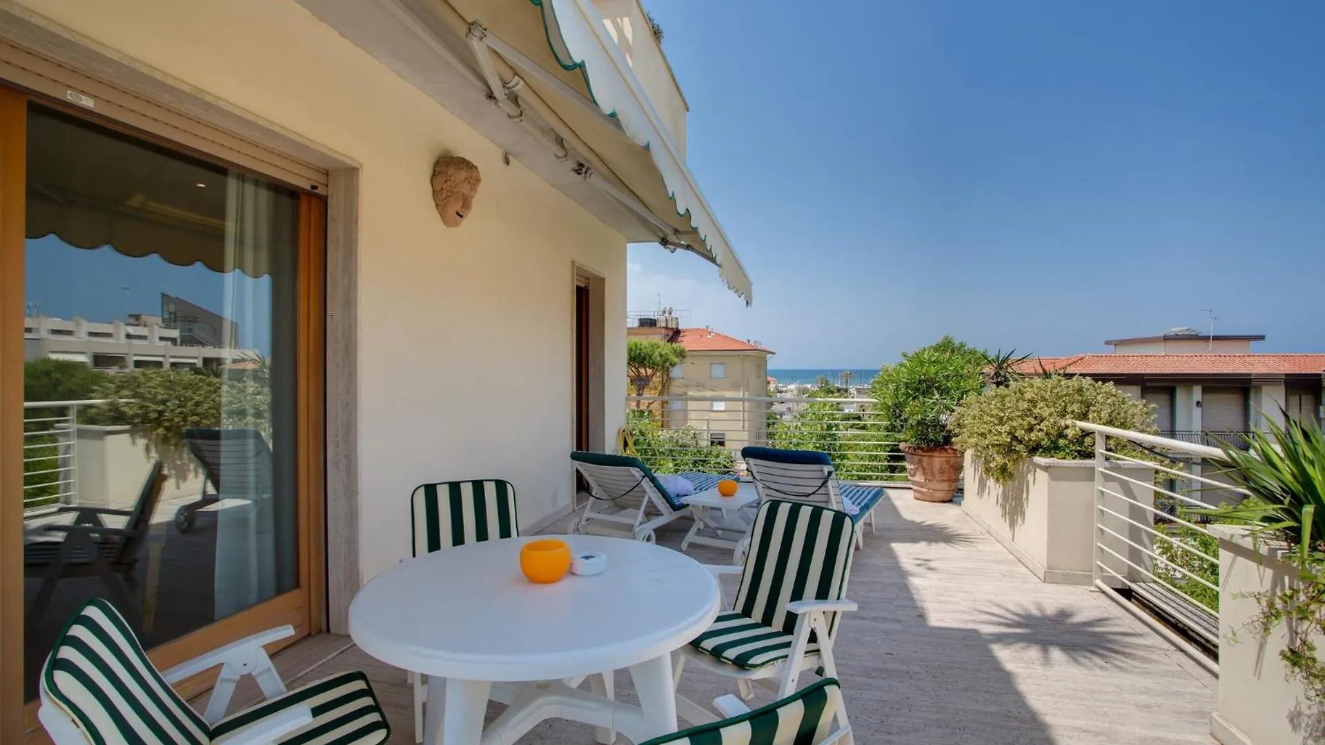 Hotel Bacco Lido di Camaiore 3*,  Italia